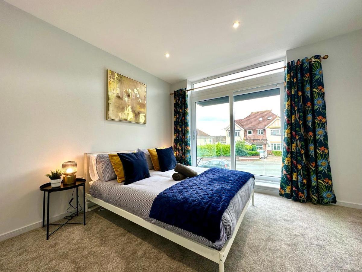 Stunning Brand New House - Sleeps 6 - Free Parking - Great Location - Fast Wifi - Smart Tv - Close To Poole & Bournemouth & Sandbanks Extérieur photo